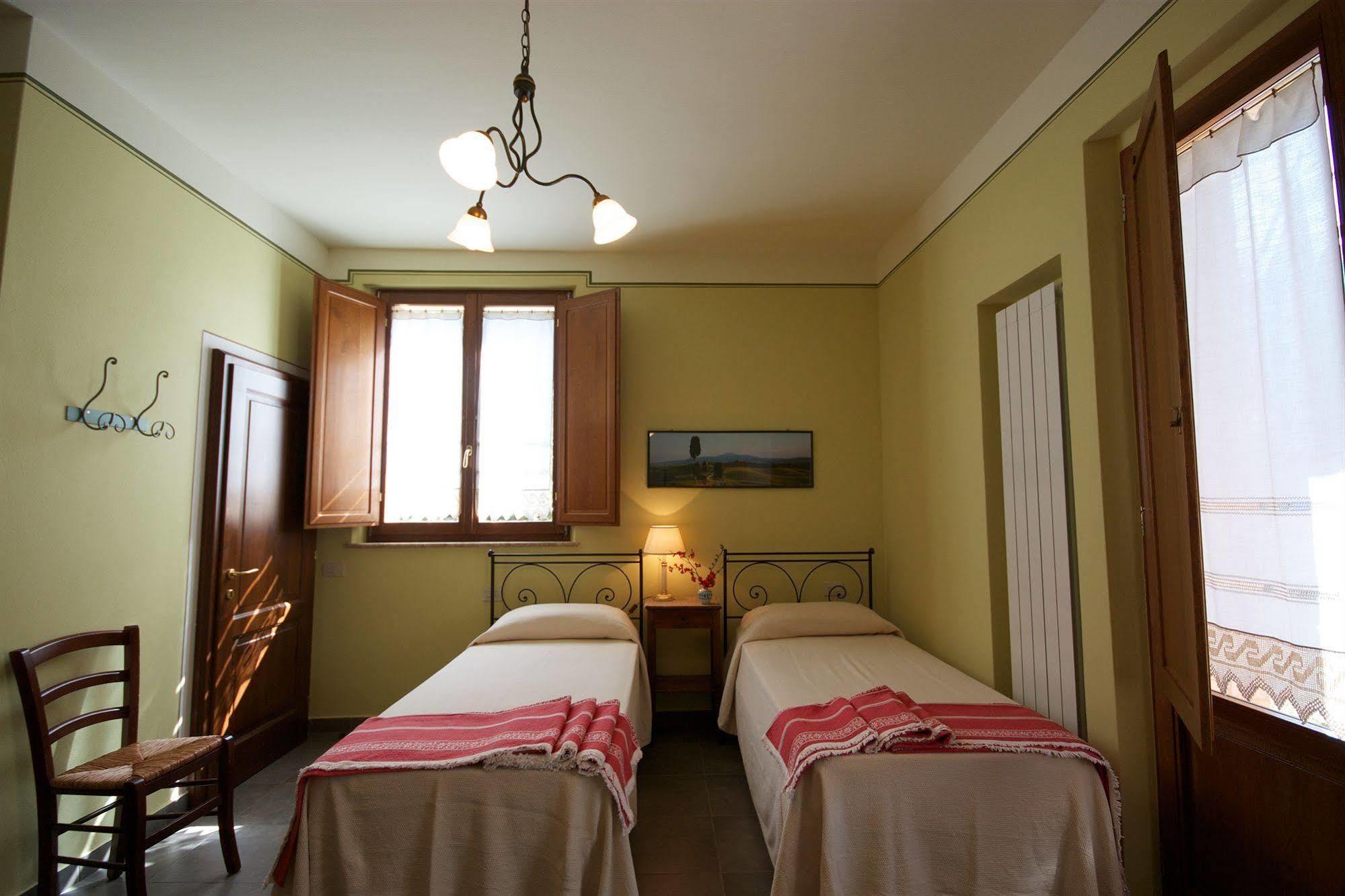 Camere Andrei ピエンツァ エクステリア 写真